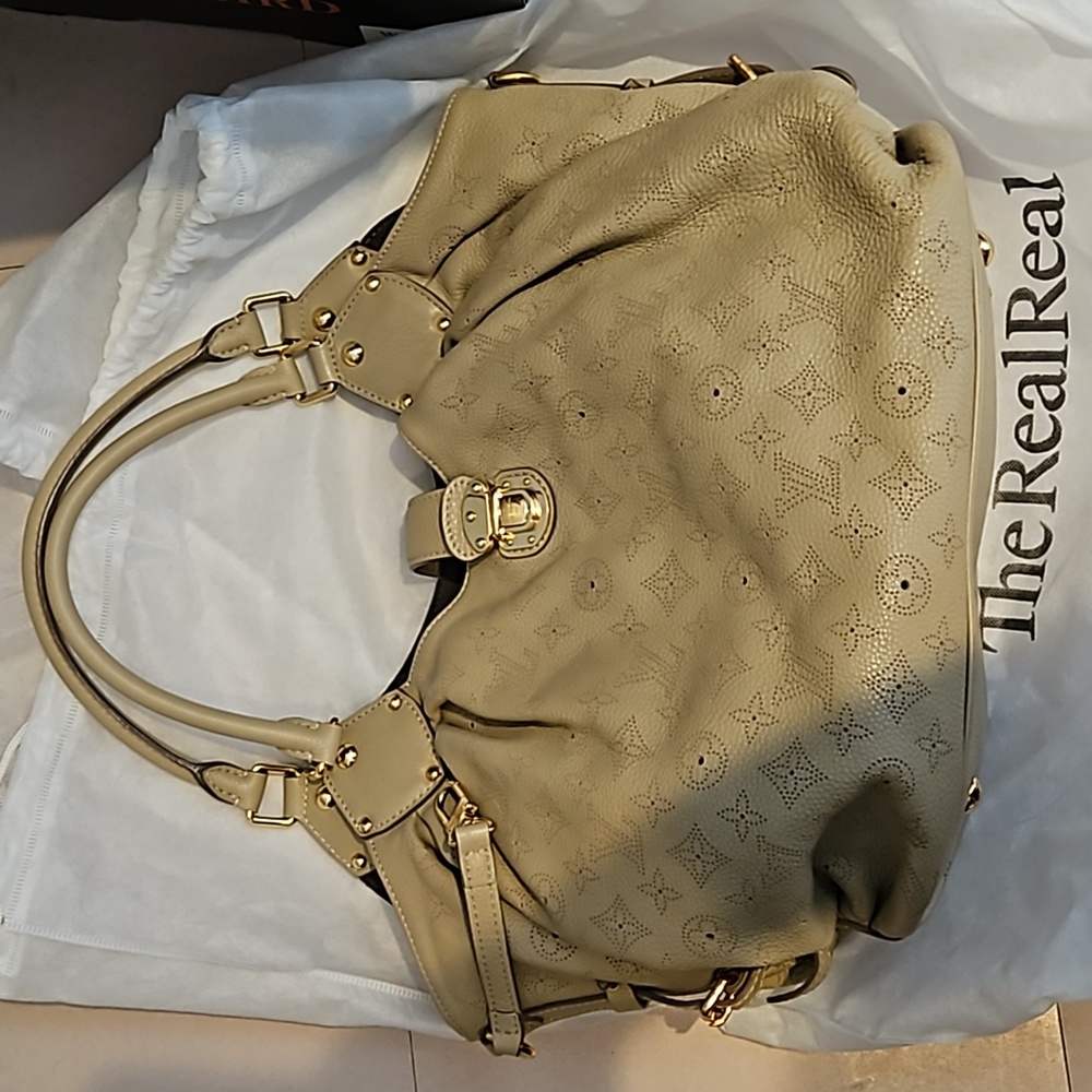 Louis Vuitton monogram mahina L hobo